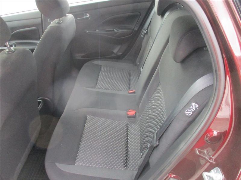 Nissan Micra 1,0 i, aut. klima, - fotka 11 z 26