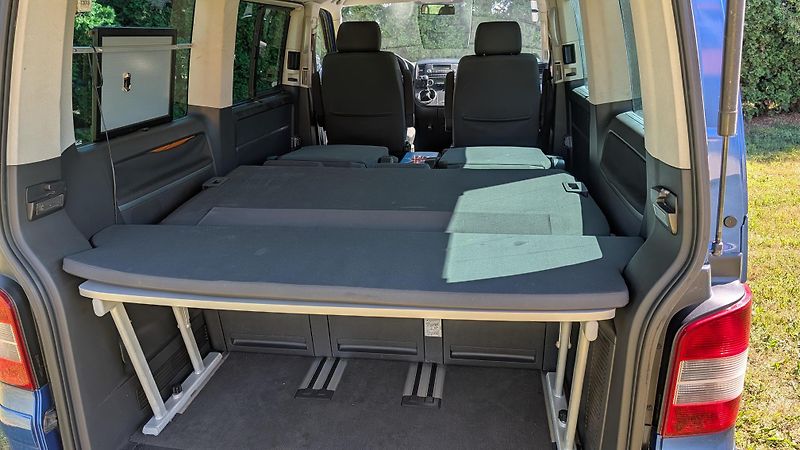 Volkswagen Multivan (2007) - fotka 36 z 39