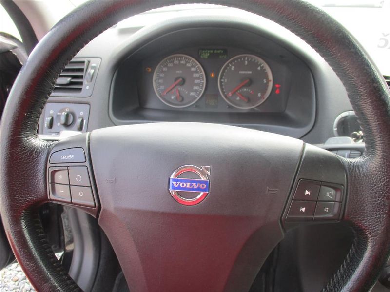 Volvo V50 2,0 D, digiklima, serviska, - fotka 20 z 34