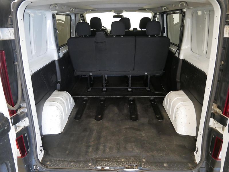 Opel Vivaro - fotka 24 z 24