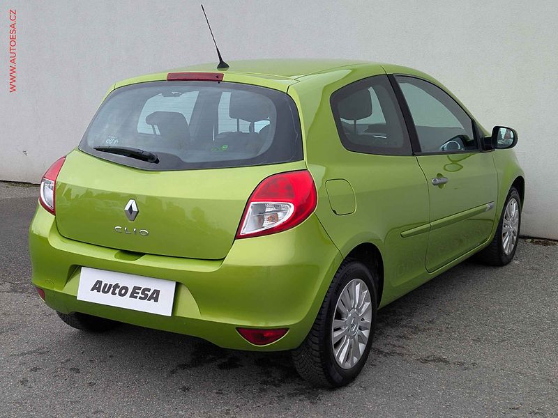 Renault Clio (2009) 1.2i, AAC - fotka 4 z 15