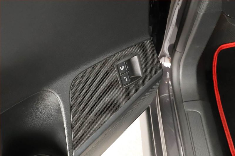 Volkswagen Passat (2005) 2.0 FSI, Automat, nová STK - fotka 14 z 15