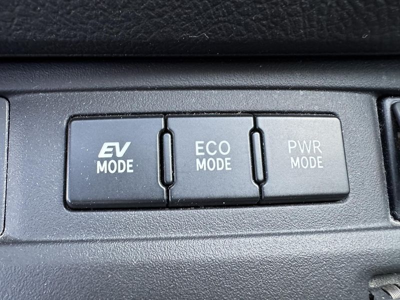 Toyota Auris 1,8HYBRID STYLE, ČR - fotka 18 z 20