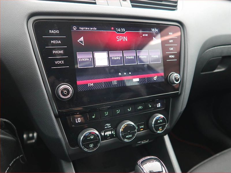 Škoda Octavia (2018) RS 2.0 TSI, Automat, Navi - fotka 12 z 23
