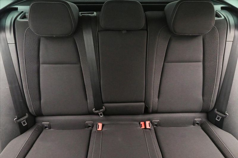 Škoda Karoq 2,0 TDI 85kW DSG VIRTUAL EL.KU - fotka 28 z 31