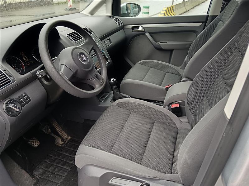 Volkswagen Touran 1,2 TSi  Comfortline - fotka 20 z 24