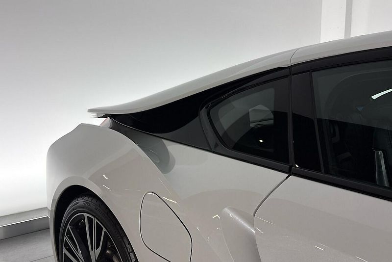 BMW i8 Coupé - fotka 24 z 24