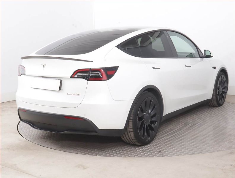 Tesla Model Y (2022) Performance 79kWh, SoH 89% - fotka 5 z 21