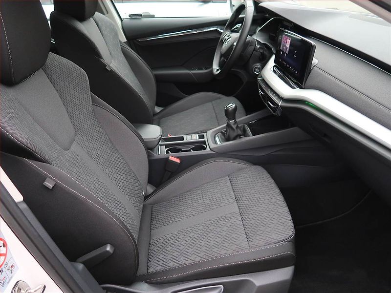 Škoda Octavia (2023) Style 2.0 TDI, ČR,1.maj - fotka 9 z 19