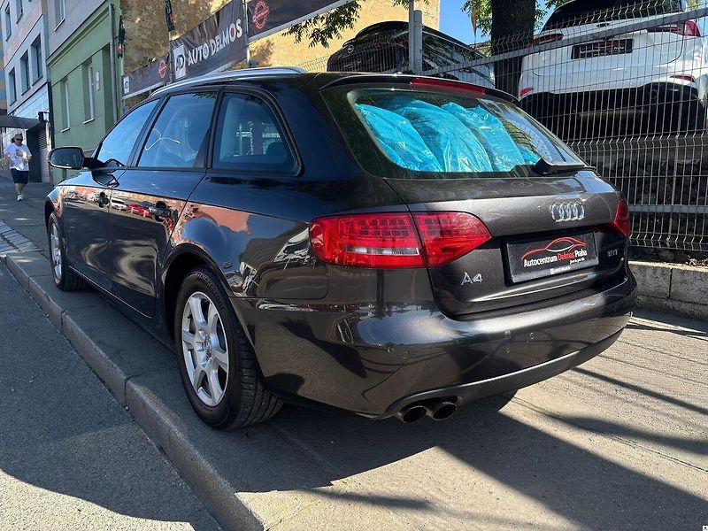 Audi A4 1.8TSi/2010/S.KNIHA-MAN6-2.MAJ - fotka 4 z 46