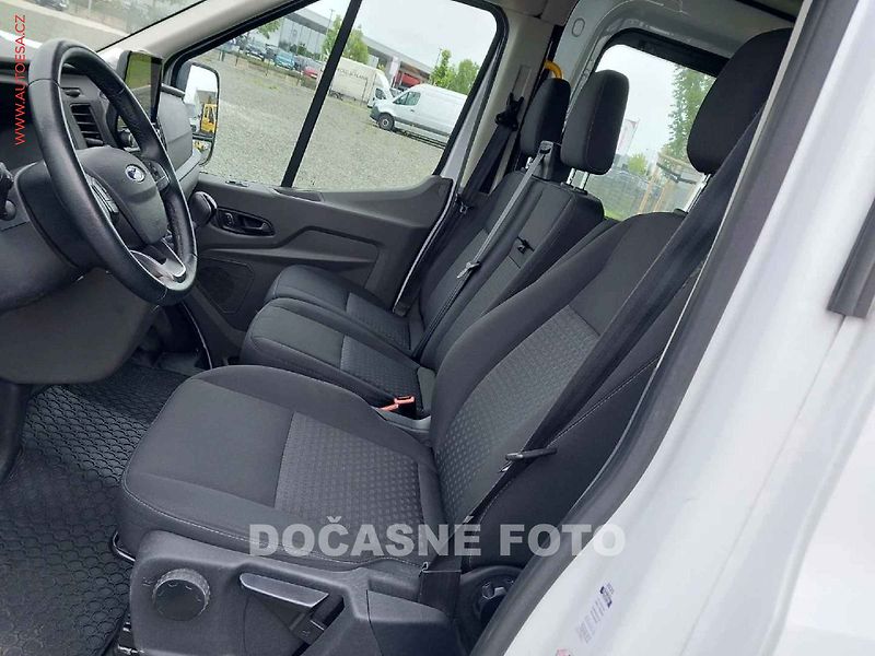 Ford Transit (2021) 2.0TDCi L3H2 6míst, Trend - fotka 12 z 15