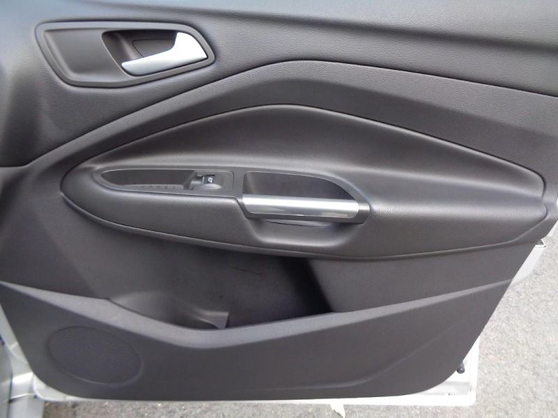 Ford Kuga 1.5 EcoBoost  ST Line  110 kW - fotka 28 z 28
