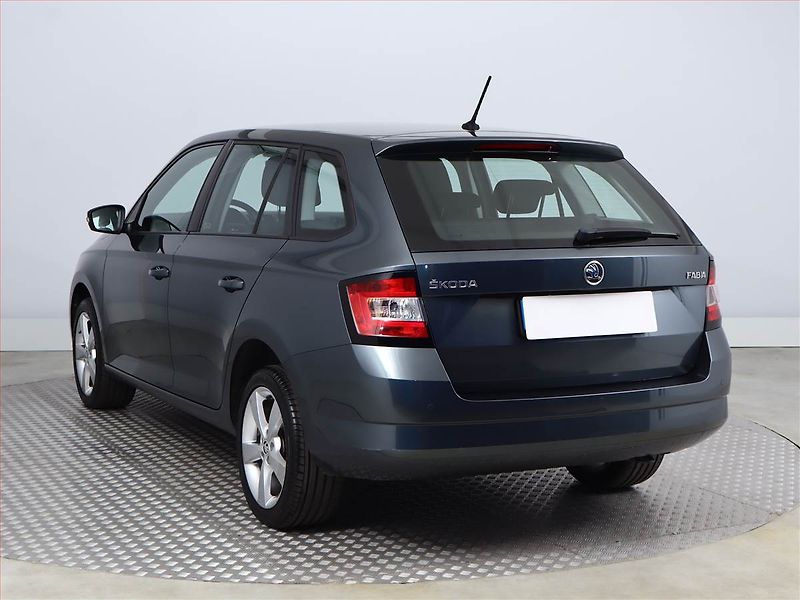 Škoda Fabia (2016) 1.2 TSI, Park. senzory - fotka 4 z 16