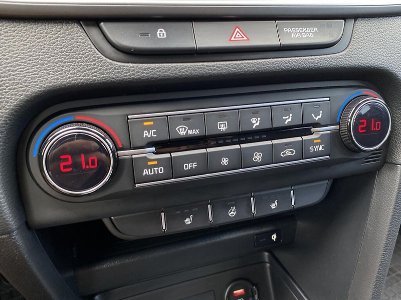 Kia Ceed 1,5 T-GDi 117,5 kW TOP - fotka 19 z 24