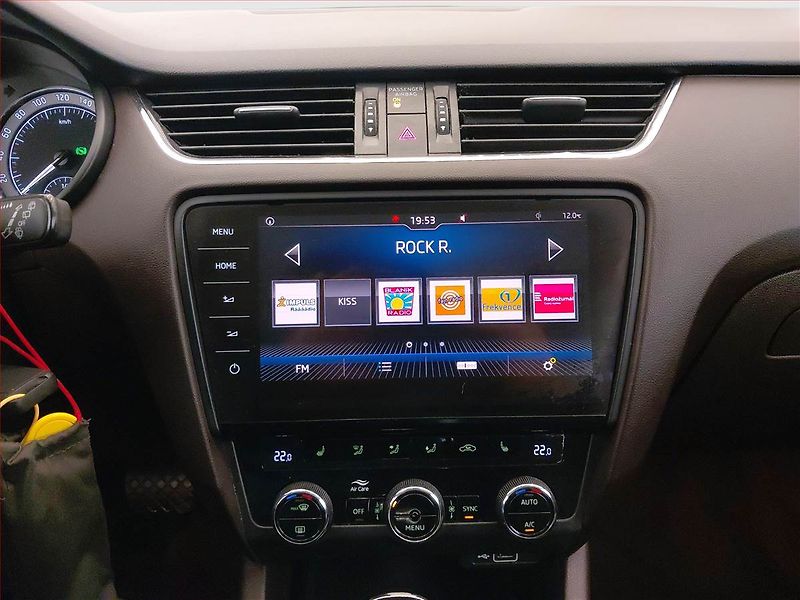 Škoda Octavia (2017) Laurin&Klement 2.0 TDI, 4X4 - fotka 12 z 18
