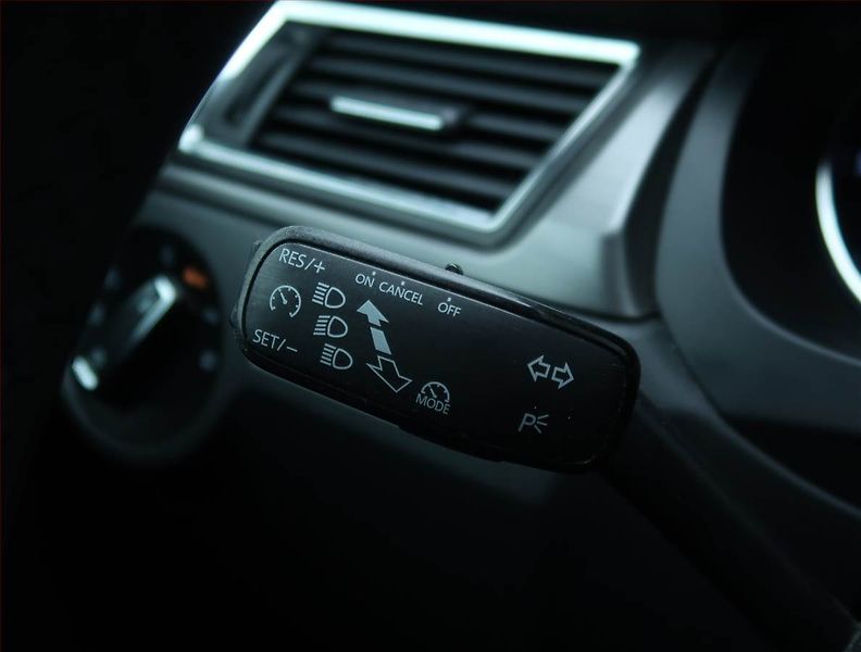 Škoda Rapid (2016) Spaceback 1.2 TSI, Serv.kniha - fotka 15 z 20