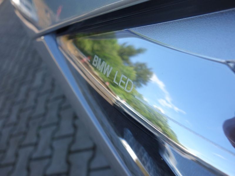 BMW Řada 3 (2018) 318d 110kW -FULL LED-DPH - fotka 36 z 37