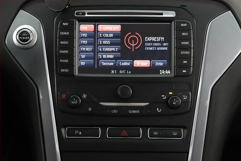 Ford Mondeo (2012) 2.0 TDCi, Navi, Tempomat - fotka 10 z 16