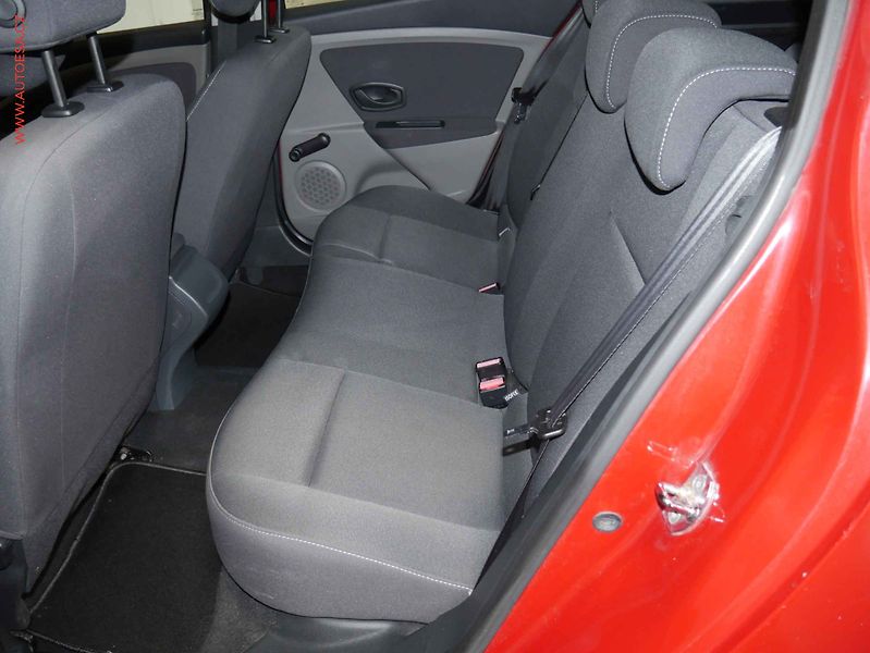 Renault Mégane (2010) 1.5 dCi, 2.maj,ČR, AC, temp - fotka 10 z 19
