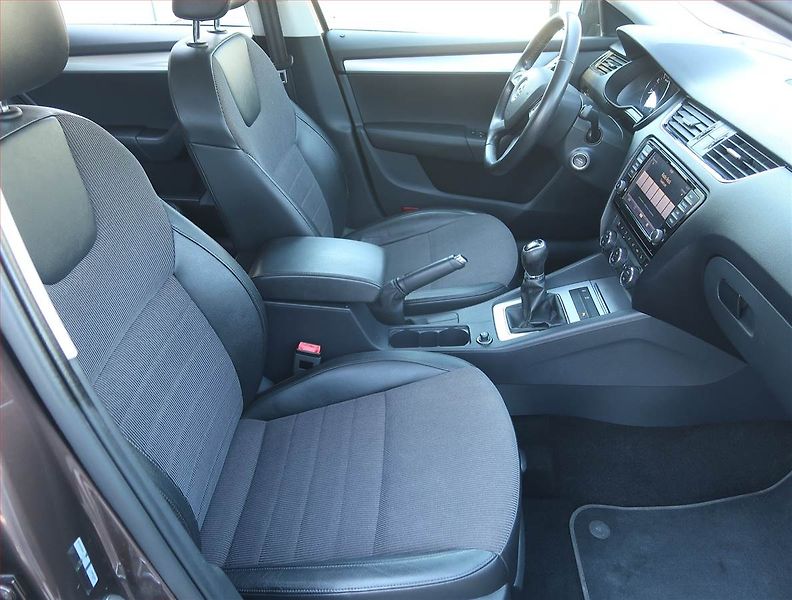 Škoda Octavia (2013) 1.4 TSI, Serv.kniha, Navi - fotka 9 z 19