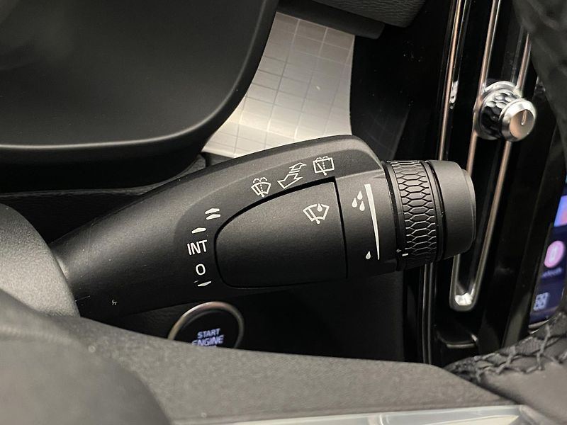 Volvo XC40 (2026) B3 AUT DARK PLUS - fotka 30 z 59