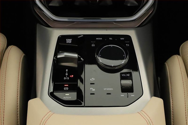 BMW X3 (2025) 20 xDrive - fotka 10 z 26