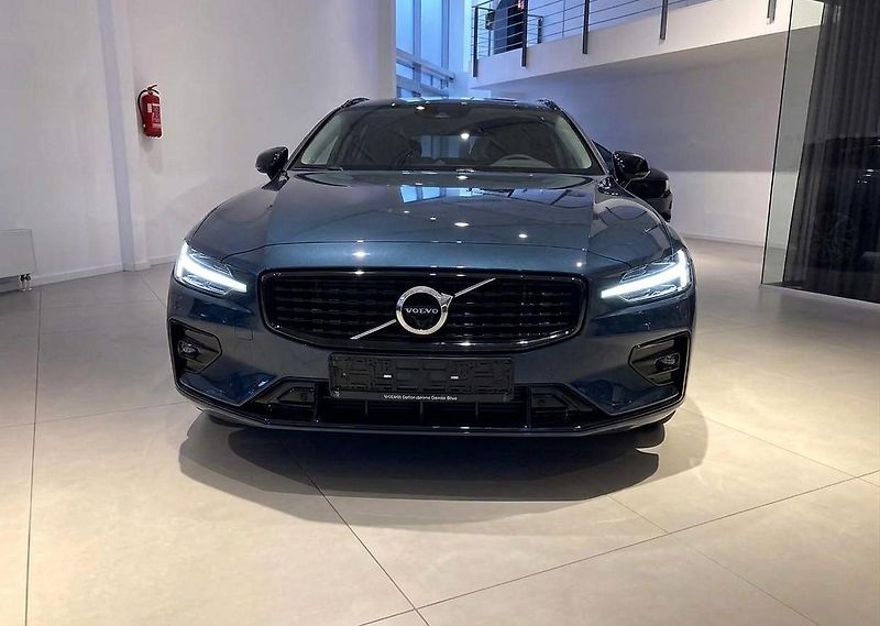 Volvo V60 (2026) B4 PLUS DARK MY27 - fotka 3 z 6