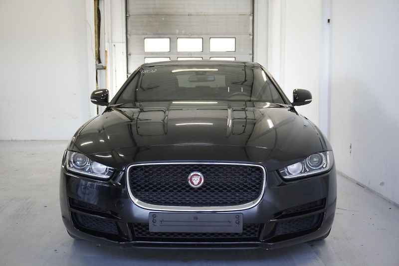 Jaguar XE  2.0 132kW SEDAN 2WD AUT - fotka 8 z 29