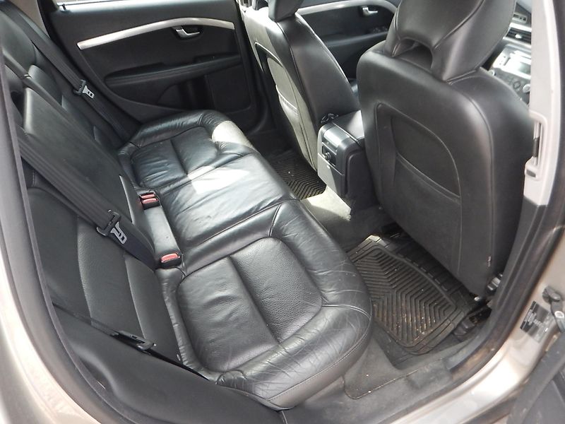 Volvo V70 D3 2.0 D, AUT, 120 kW  - fotka 12 z 31