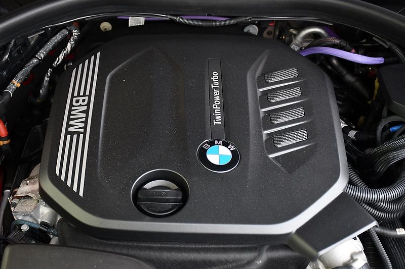 BMW Řada 3 320d xDrive MSPORT REZERVACE - fotka 44 z 44