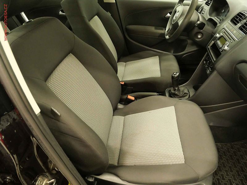 Volkswagen Polo (2010) 1.2i, AC, temp - fotka 11 z 17