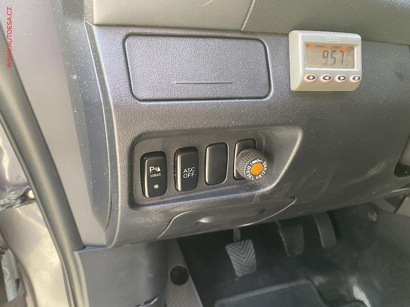 Mitsubishi Outlander (2009) 2.2d 4x4, 7míst, servis.kniha - fotka 14 z 16