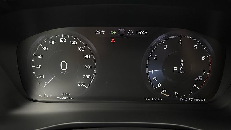 Volvo XC40 2.0 T3 AUT Momentum Pro - fotka 10 z 27