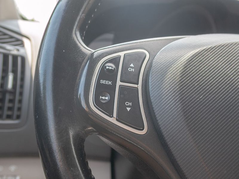 Kia Ceed (2007) ČR 12/07 1.4i 80KW - fotka 14 z 40