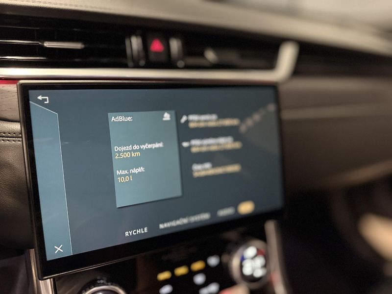 Jaguar XF (2021) 2.0d R-Dynamic, REZERVOVANO - fotka 36 z 56