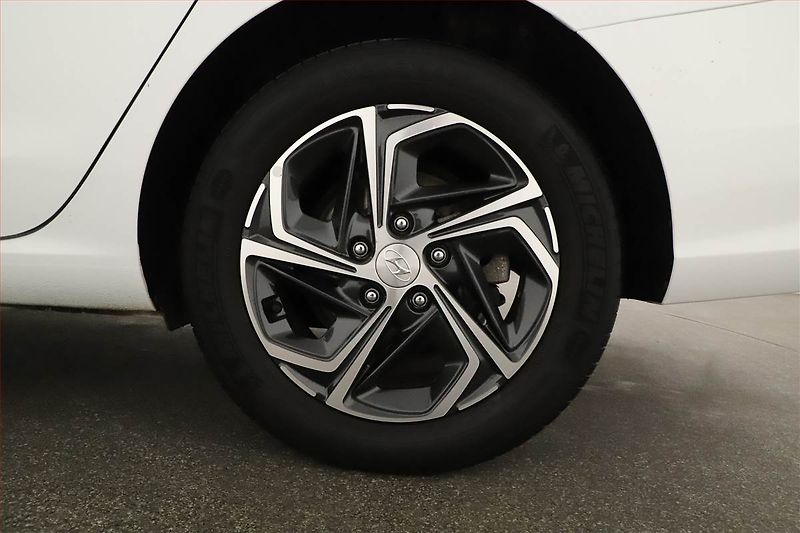 Hyundai i30 (2021) 1.5 T-GDI MHEV, Automat, Navi - fotka 15 z 26