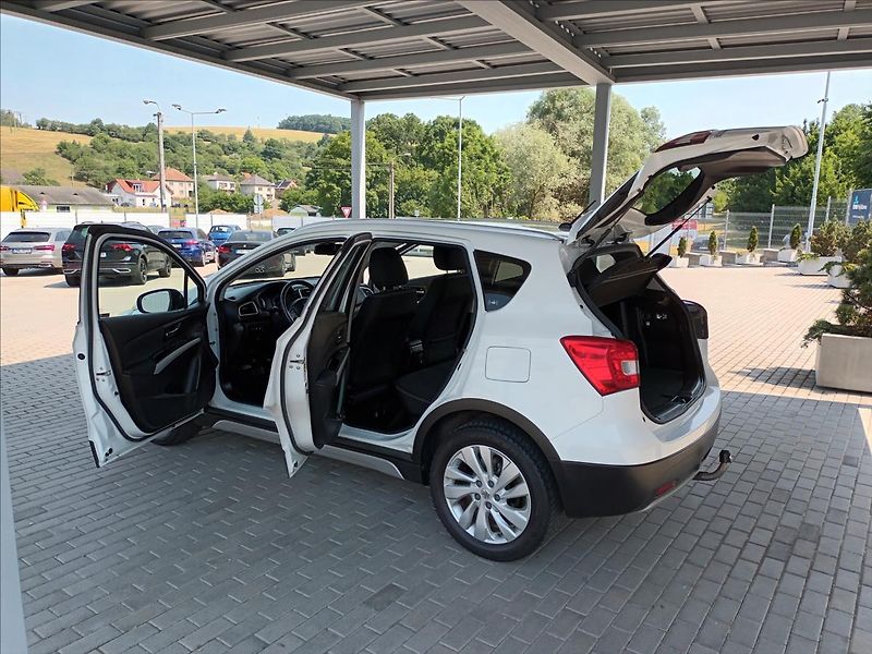 Suzuki SX4 S-Cross 1,4 ,103kw,ČR,1MAJ,LED,TAŽNÉ, - fotka 10 z 43