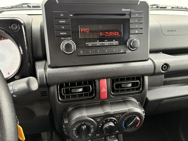 Suzuki Jimny 1.5 VVT 75kW Allgrip Premium T - fotka 15 z 20
