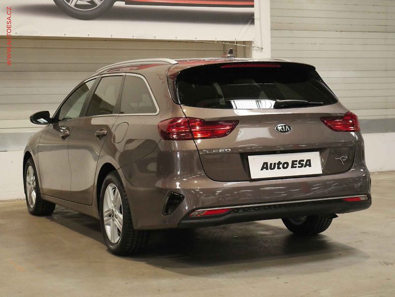 Kia Ceed (2021) 1.5T-GDI, 1.maj,ČR, servis - fotka 4 z 20