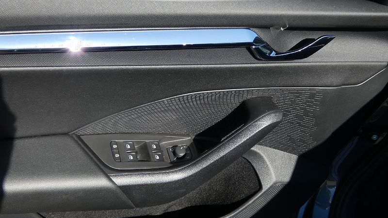 Škoda Octavia 2,0 TDI 85kW Style Combi - fotka 9 z 22