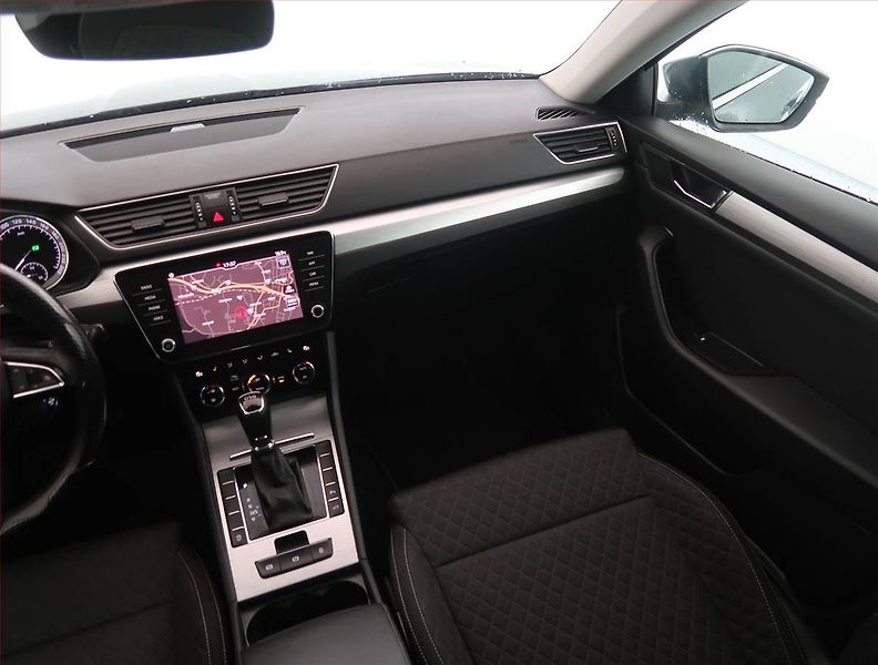 Škoda Superb (2020) 1.6 TDI, Automat, Navi - fotka 8 z 19