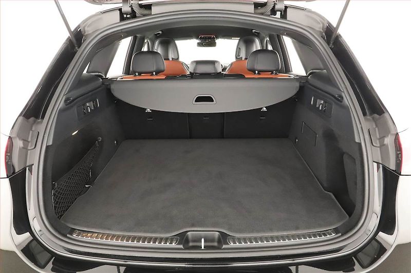 Mercedes-Benz GLC (2025) 220 d 4MATIC, AMG Line - fotka 11 z 28