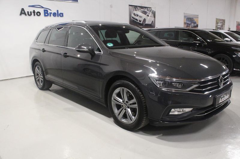 Volkswagen Passat (2021) 2.0TDI DSG Info display Matrix - fotka 3 z 43