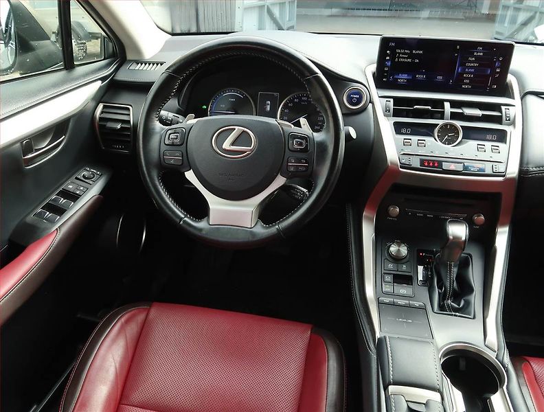 Lexus NX 300h (2018) Prestige 300h - fotka 7 z 16