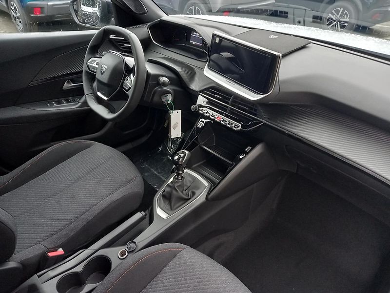 Peugeot 2008 (2026) BUSINESS Turbo 100k MAN6 - fotka 11 z 20