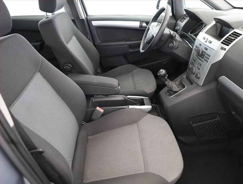 Opel Zafira (2009) 1.8, 7 míst, Serv.kniha - fotka 7 z 18