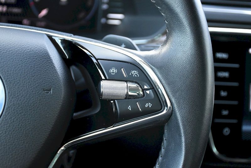 Škoda Superb (2024) Scout 2.0 TSI 206kW 4x4 DSG - fotka 29 z 34