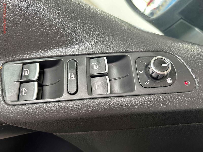 Volkswagen Tiguan (2009) 2.0TDi 4x4, 1.maj, Xenon, AC - fotka 12 z 17