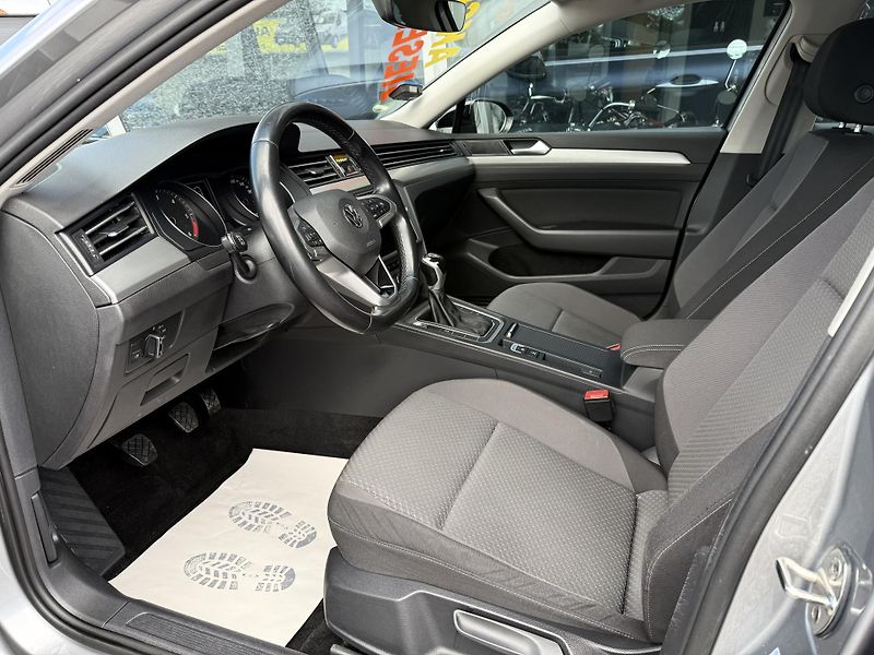 Volkswagen Passat 2,0TDI R-Line Design Navi - fotka 15 z 43
