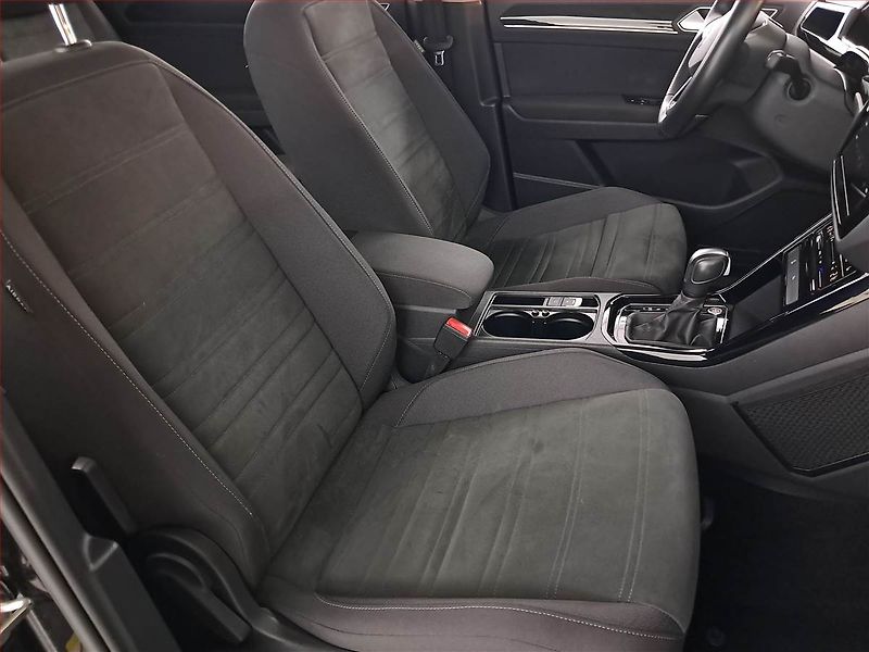 Volkswagen Touran (2023) 2.0 TDI - fotka 9 z 20